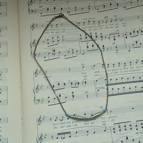 Elegant Blue and Silver Necklace - Picture 8 of 12